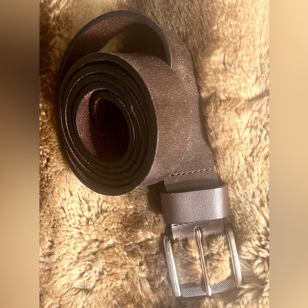 Johnston & Murphy Brown Leather Belt with Satin Nickel Buckle! Sz 42! Necessary!